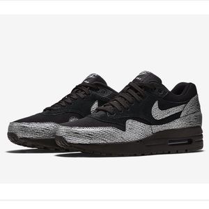 Nike Air Max 1 Premium “Metallic Silver”